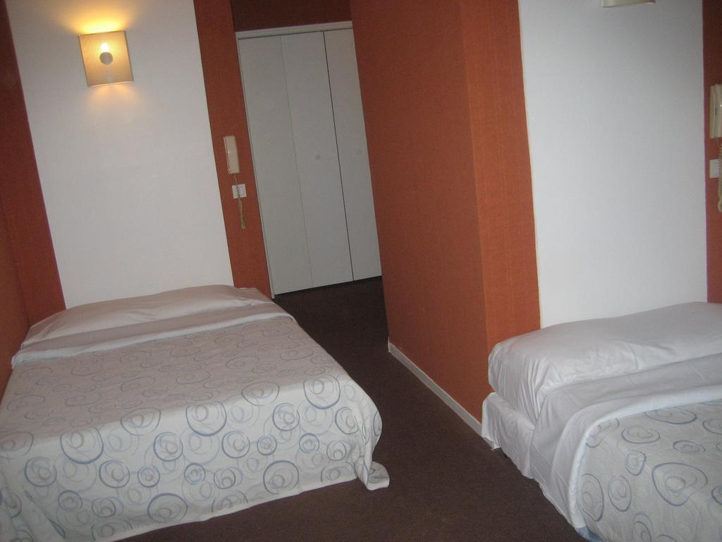Hotel Meteore Paris Zimmer foto